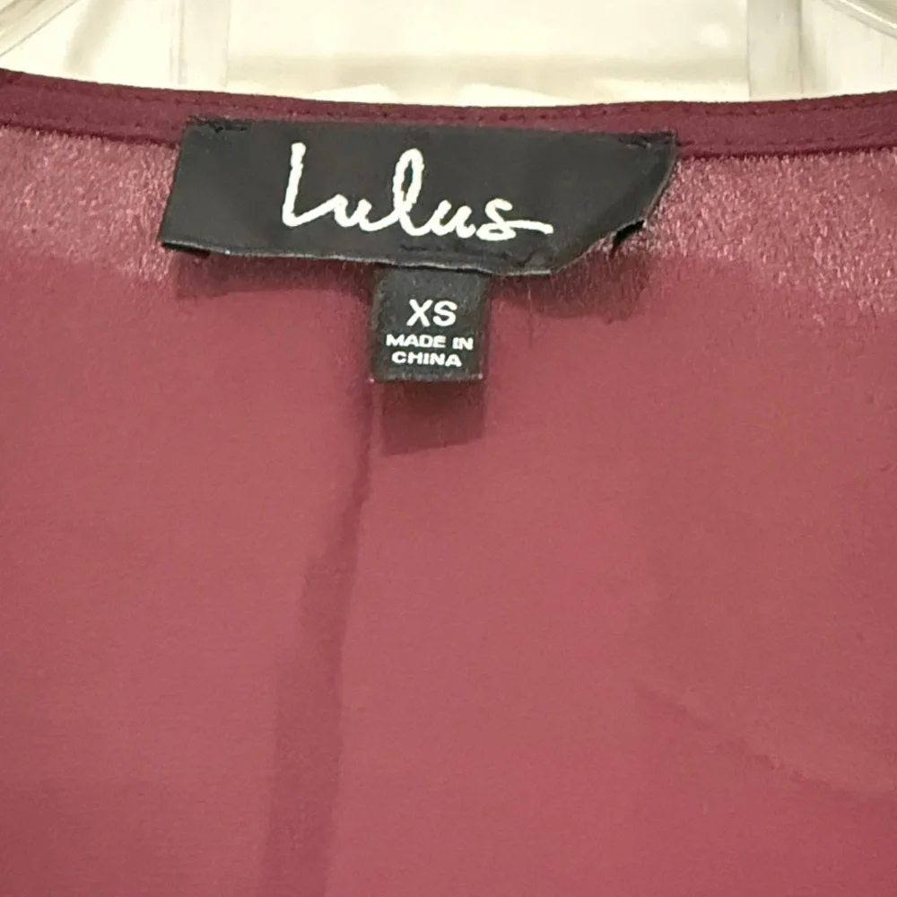 Lulus Elegant Burgundy Blouse Sz xs - Picture 3 of 4